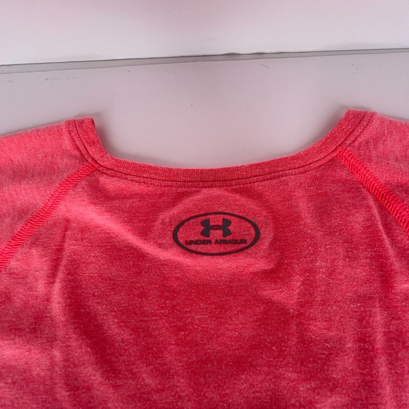 girls Under Armour short sleeve athletic shirt - Picture 5 of 6